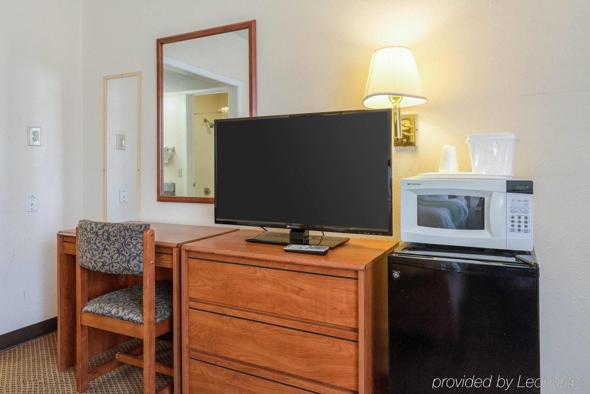 לובוק Lone Star Inn מראה חיצוני תמונה